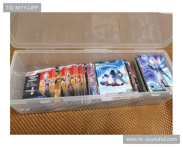 多功能卡片收纳册专为足球迷设计 精美实用收藏必备之选